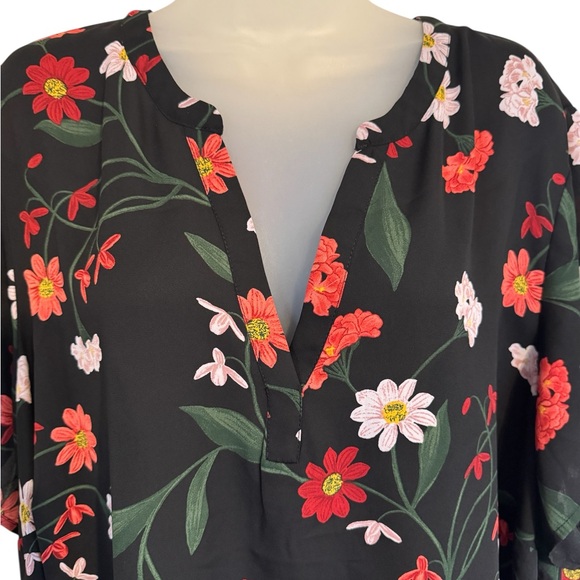Torrid Black Floral Blouse Spring/Summer  PLUS: 5X      #P - Picture 2 of 9